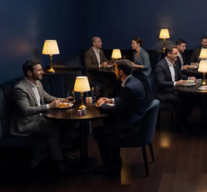 Gyertyafényes, esti éttermi hangulat az Evening Table Hubban
